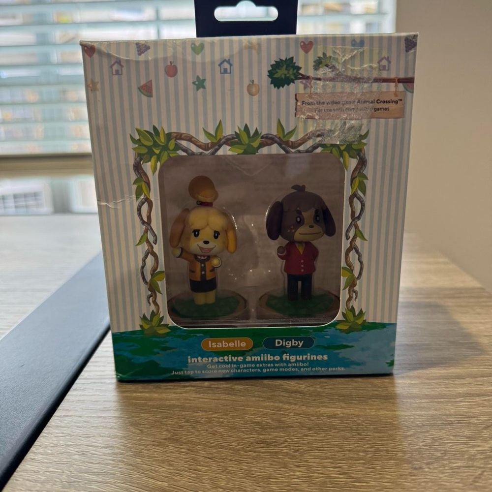 Animal Crossing Amiibo Figures - Isabelle and Digby